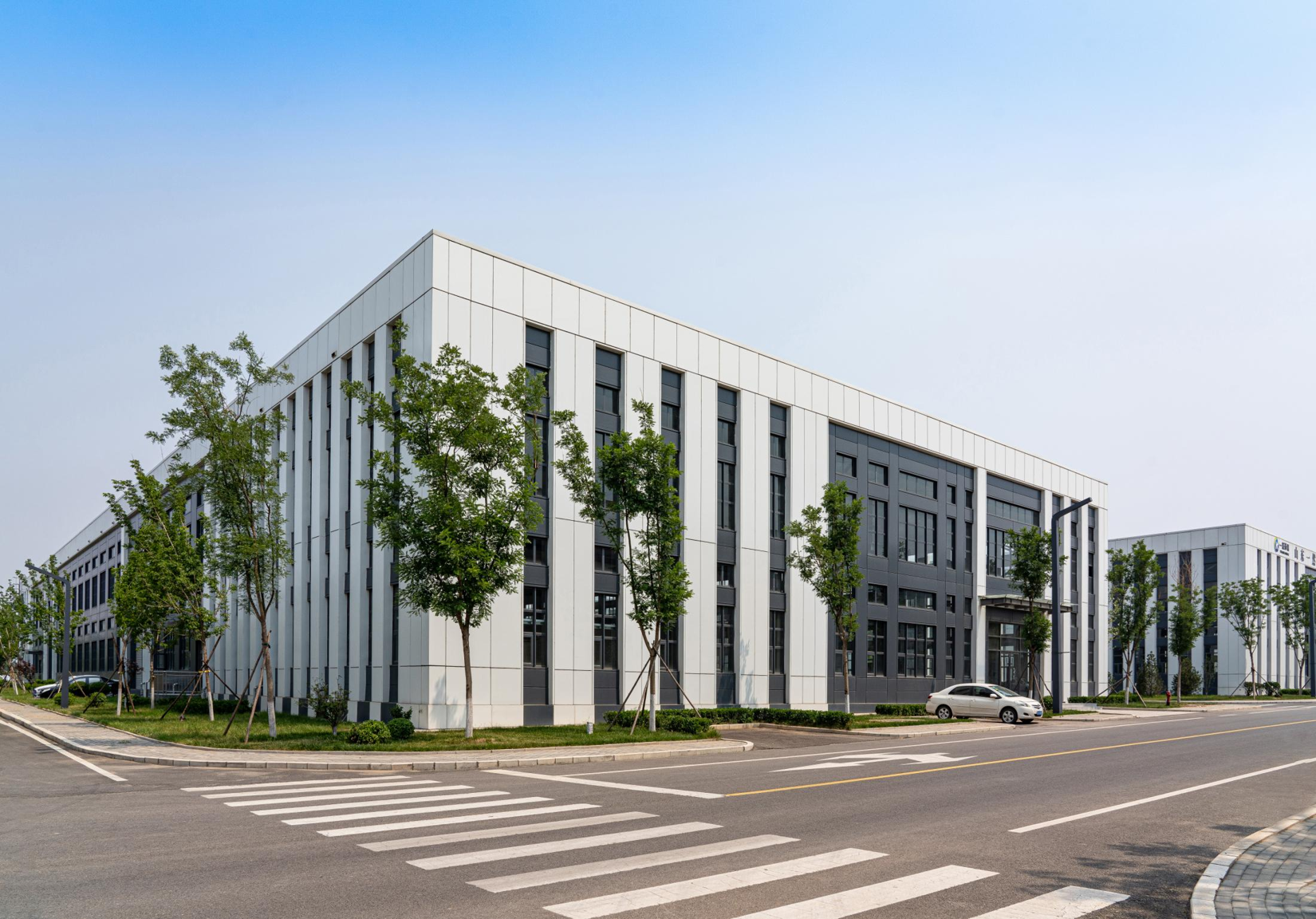 如何让建筑立面兼具颜值与实力？ 