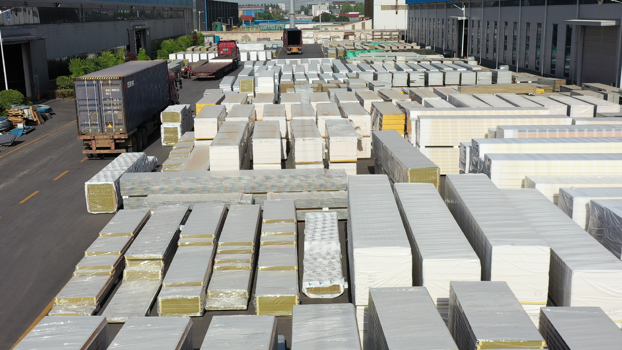 现代建筑如何选择金属幕墙墙面板？