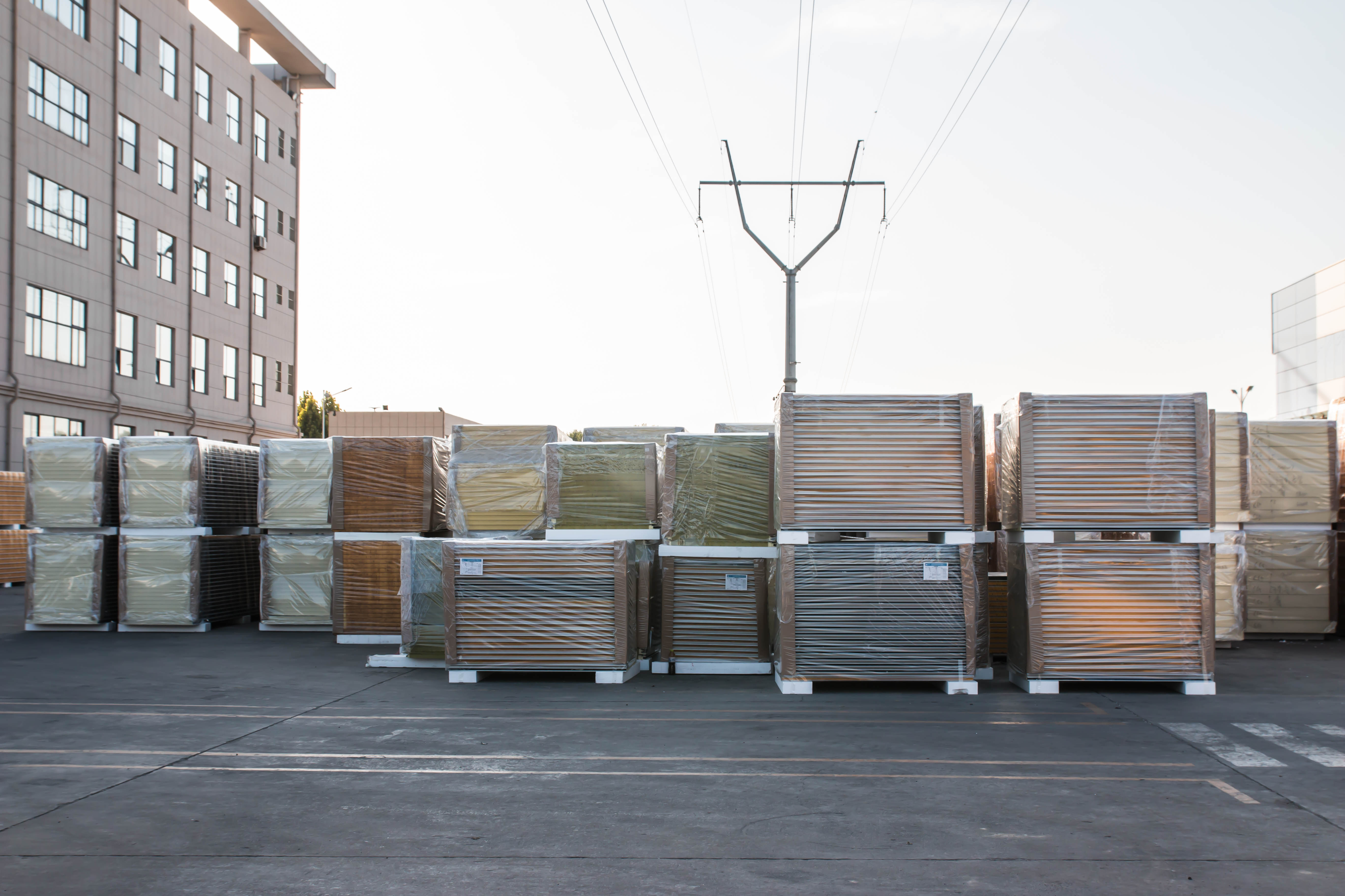 现代建筑如何选择金属幕墙墙面板？(图1)